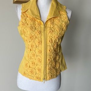 Gorgeous lightweight top with zipper